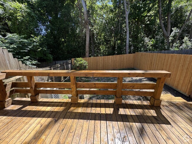 Deck oil stained 05/05/25 -- Fence installed two weeks ago - 494 Teal Ln Rental