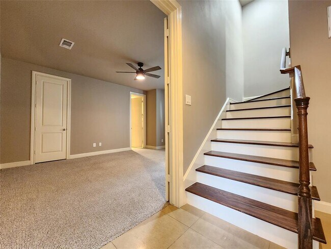 Photo - 3205 Center St