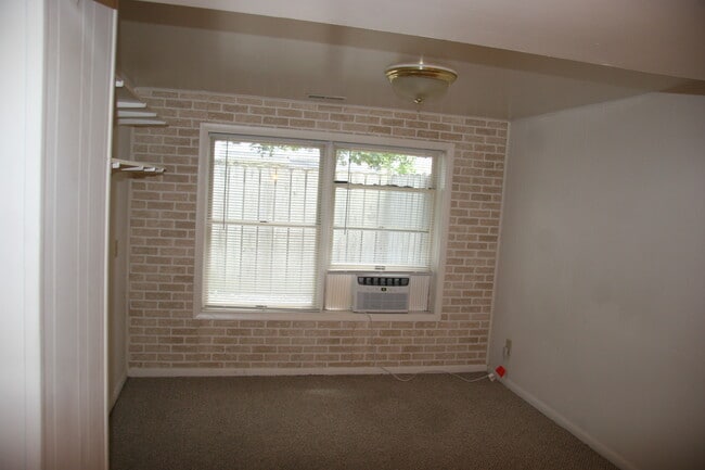 Photo - 121 W Stadium Ave