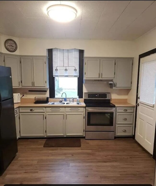 Photo - Bright 3 Bedroom, 1 Bath Home in Dallastown Schools!