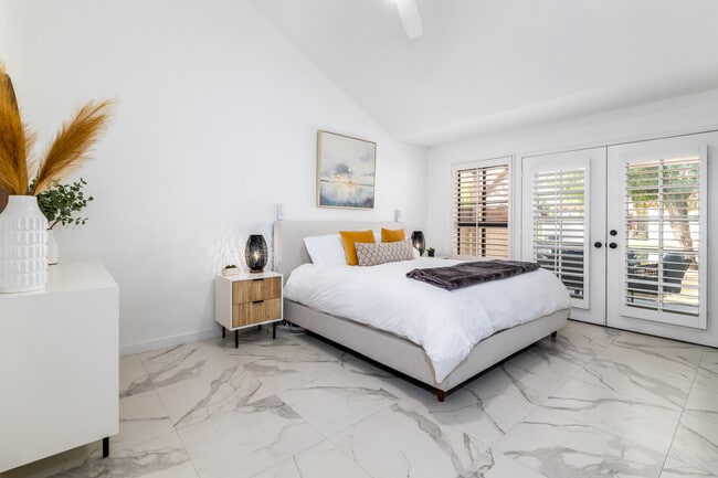 Photo - 117 Trento Cir