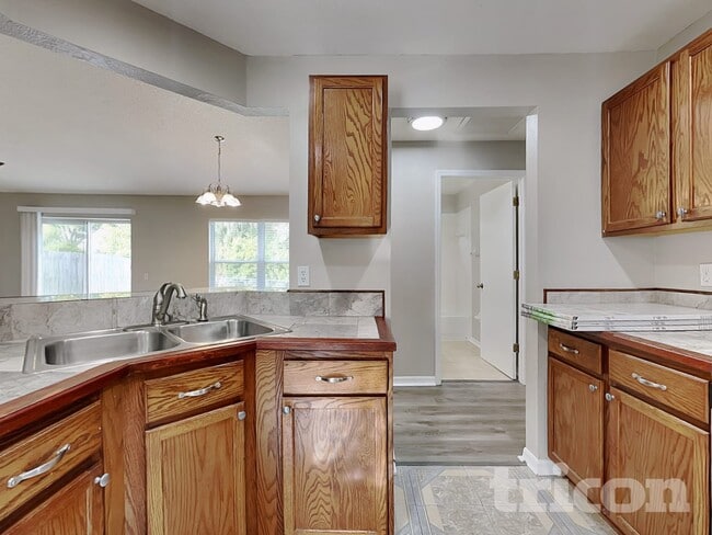 Photo - 233 Lakeway Ln