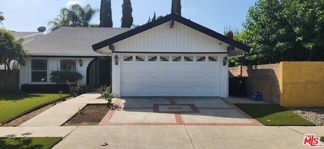 Building Photo - 18028 Delano St Rental