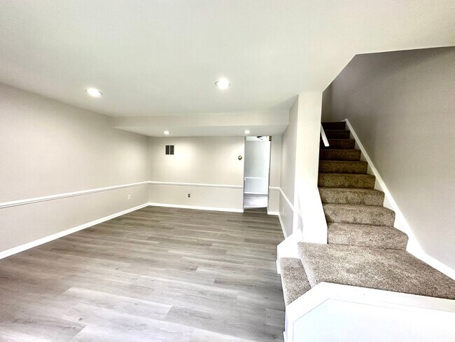 Photo - 1 Knaves Ct Townhome