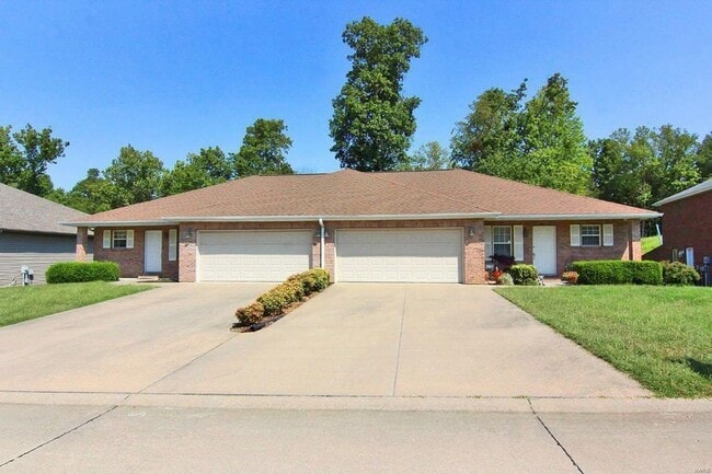 Building Photo - Travelers Way 2600/2602 Unit 2602