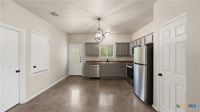 Photo - 147 Rosedale Ave