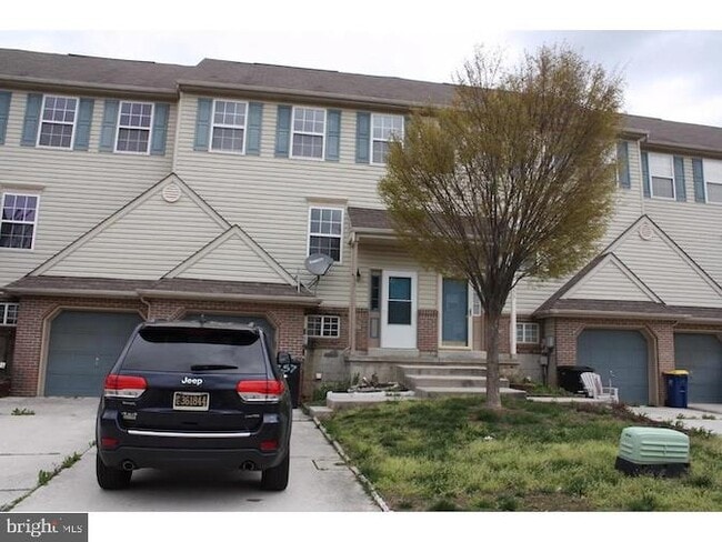 Photo - 257 Northdown Dr Townhome