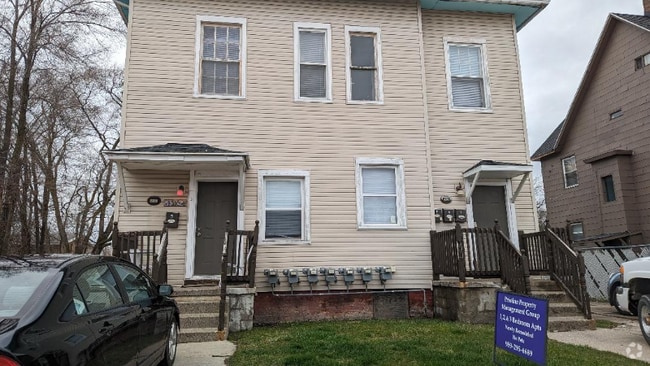 Building Photo - 721 N Hamilton St Rental