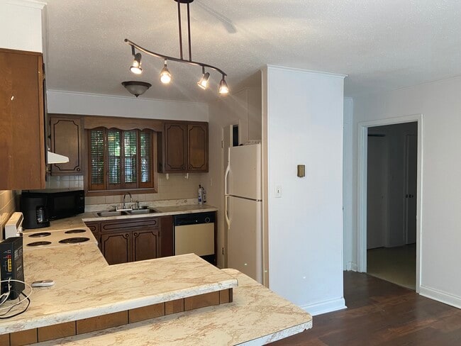 Building Photo - 1123 Law Rd Unit D