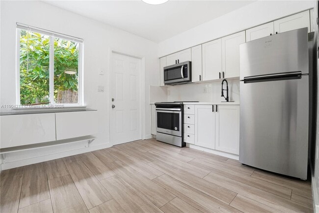 Photo - 60 NW 42nd St Unit 0