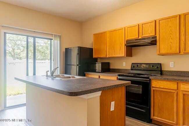 Photo - 275 Beech Brook St