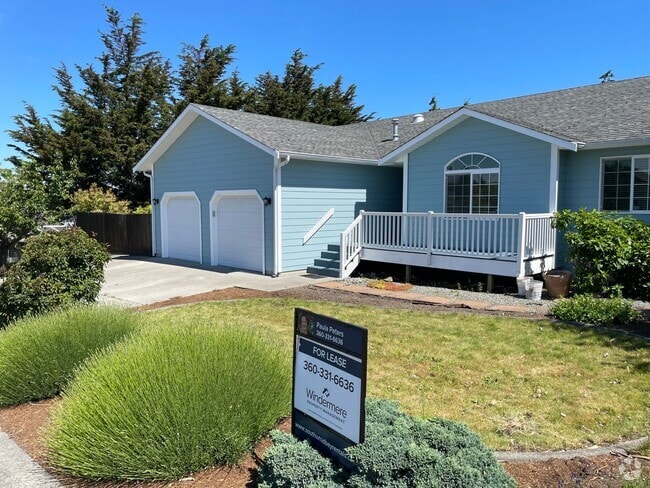 Building Photo - Lovely Single Level Home in Oak Harbor and...