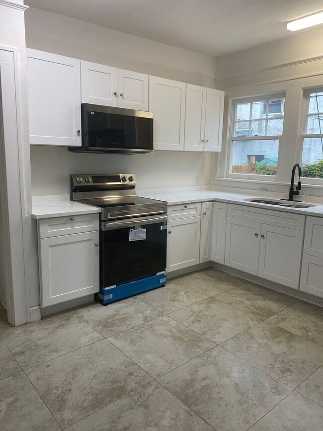 606 Lake Dot Cir Unidad D