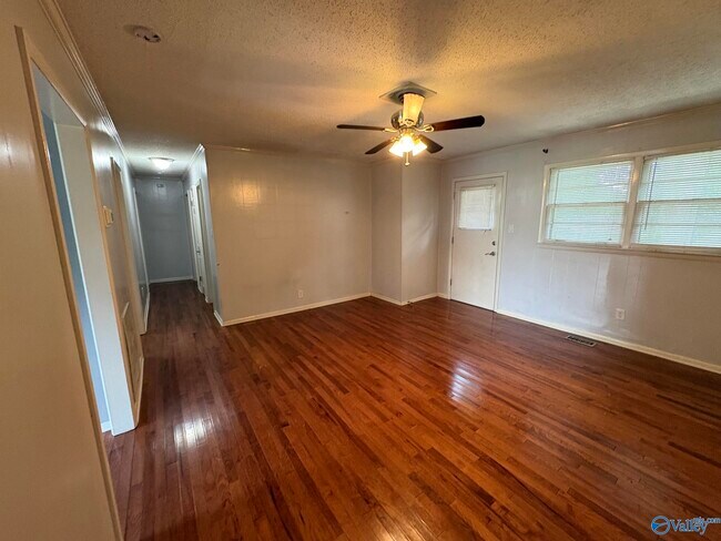 125 Meadow Dr