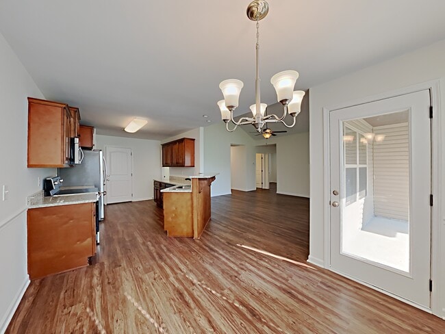 Photo - 300 Gateway Dr