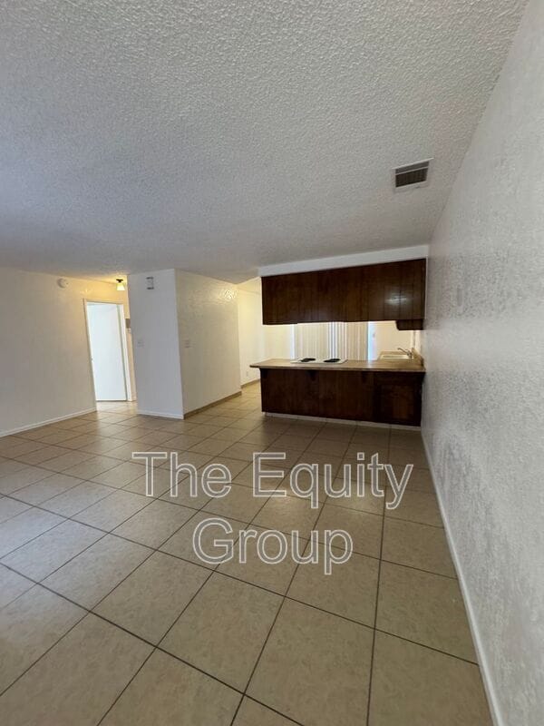Photo - 2023 S Tracy Ct