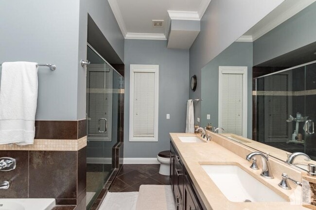 Photo - 3 bedroom in Chicago IL 60657 Unit 303