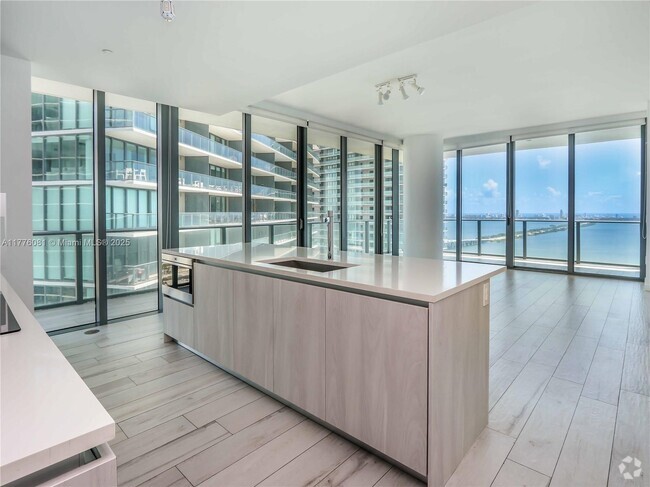 Building Photo - 480 NE 31st St Unit 3507 Rental