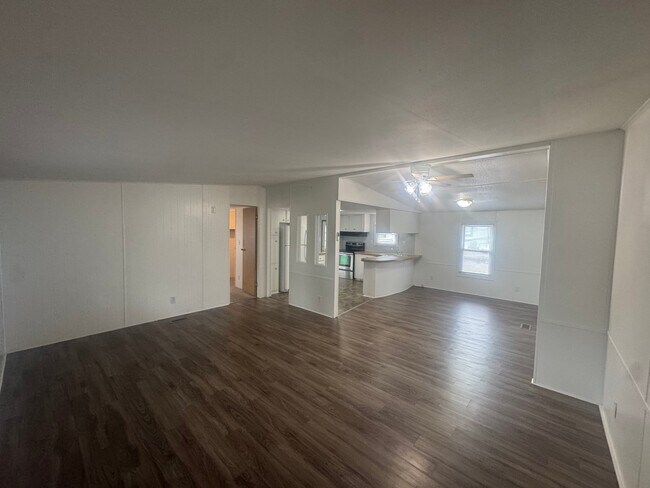6805 Curran Rd