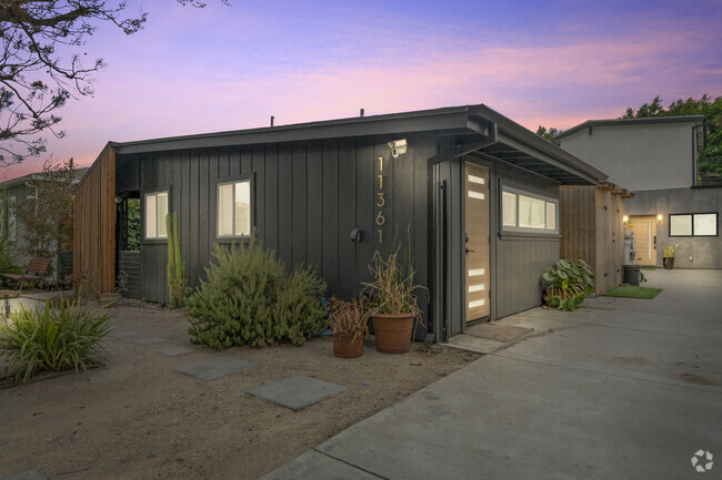 Building Photo - 11361 Tenino Ave Rental