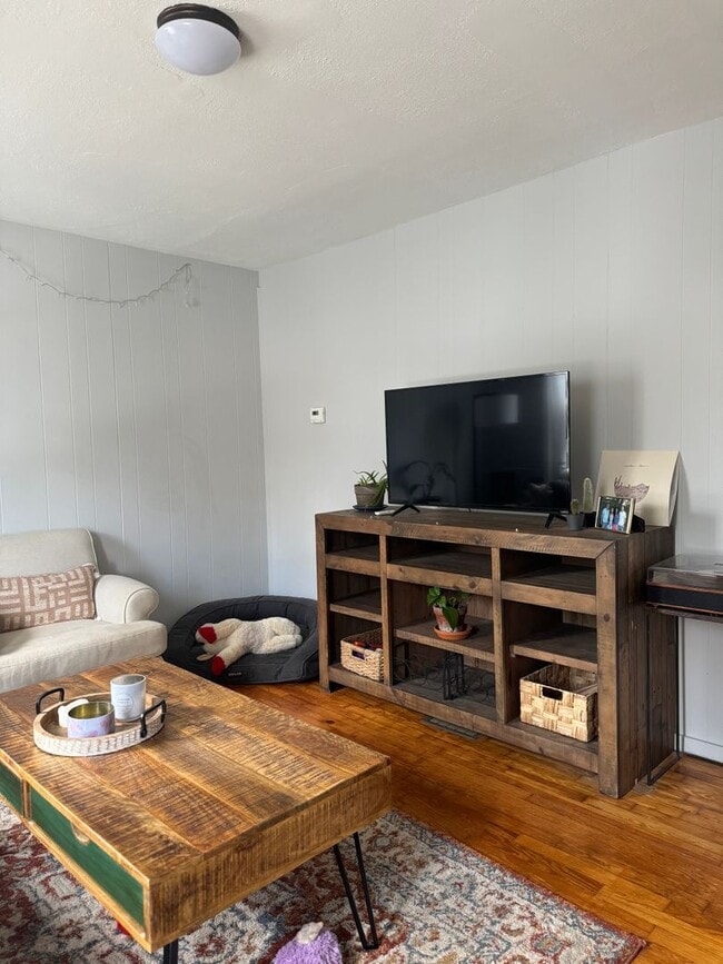 Photo - 185 Willow St Unit 1