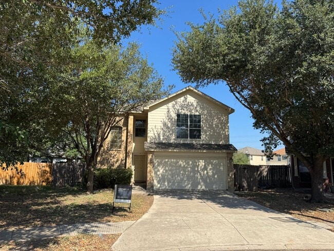 Building Photo - CUTE 2-STORY NESTLED ON A CUL-DE-SAC FEATU... Rental