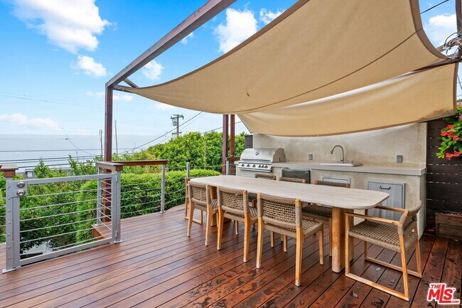 Photo - 25143 Malibu Rd