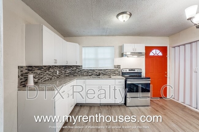 Photo - 5869 Bluffman Dr