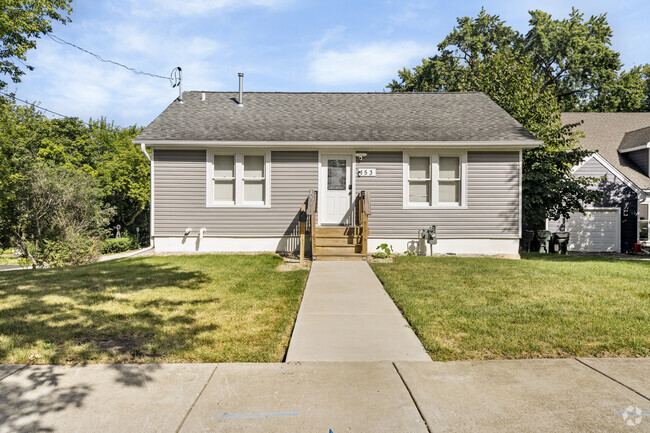 Building Photo - 153 N Hager Ave Rental