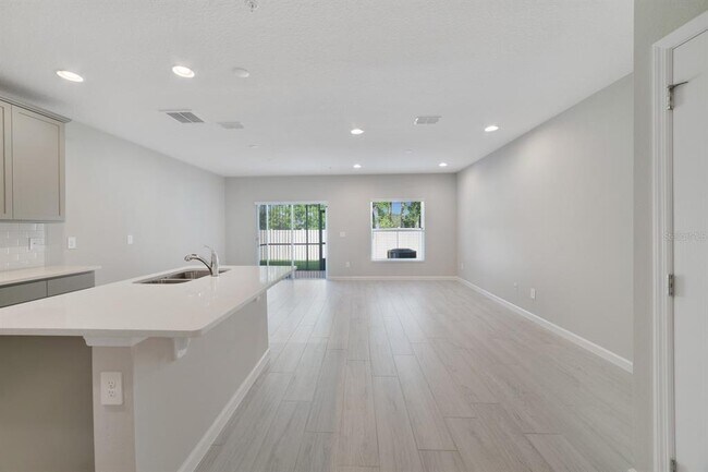 333 Cape Honeysuckle Pl