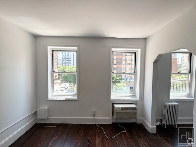 Building Photo - 2 AVENUE Rental