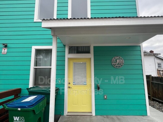 Photo - 263 Thoma St