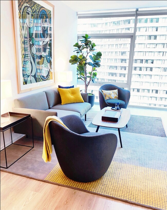 Photo - 226 E Illinois St Unidad 1607