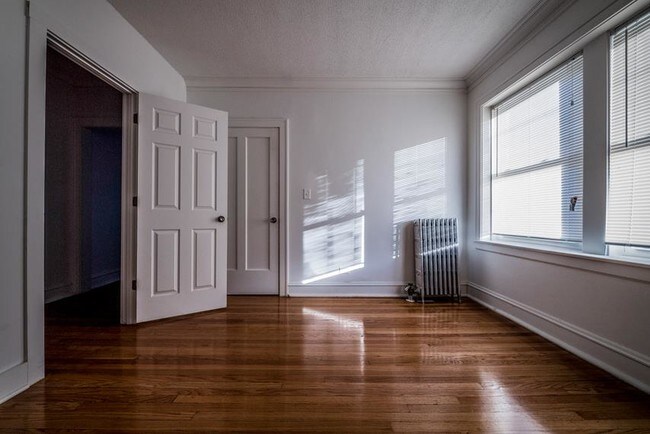 Photo - 702 N Waller Ave