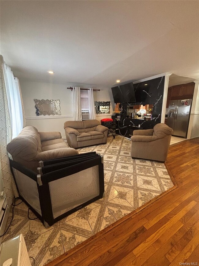 Photo - 128-11 174th Pl