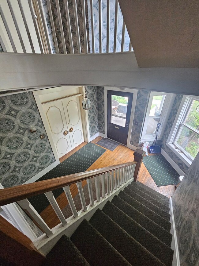 333 W 6th St Unit 2nd Floor