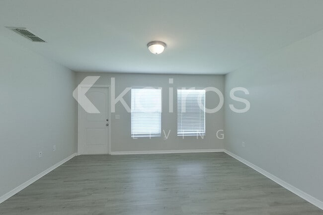 Photo - 3214 65th St W