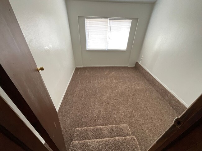 Photo - 1408 Oelke Dr