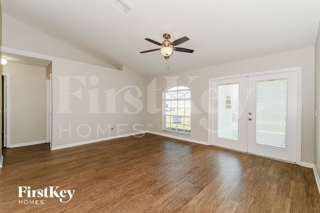 Photo - 118 NE 6th Ave