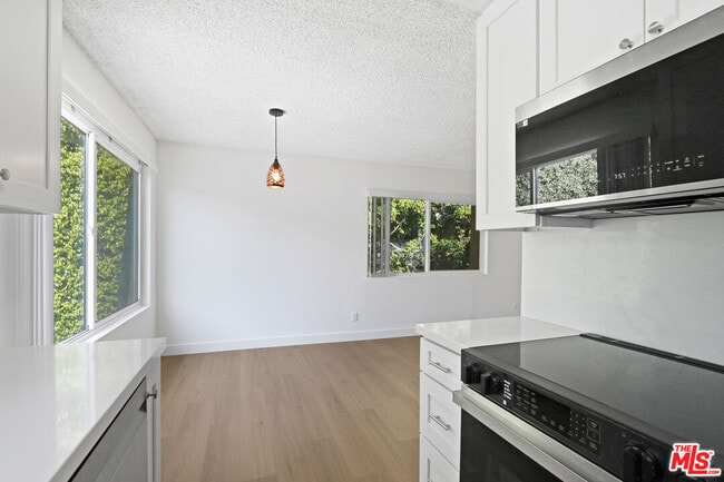 Photo - 976 Larrabee St Unit 225