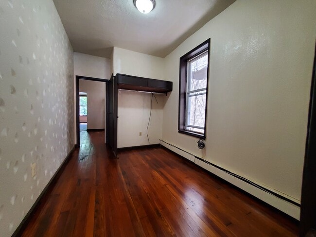 41 Grant Ave #1R