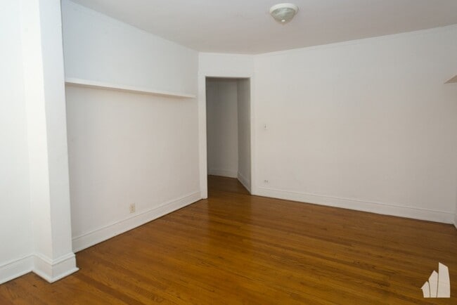 Photo - 5061 N Damen Ave Unidad # 02E