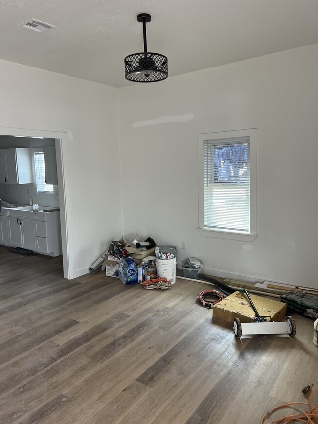 Photo - 525 W Washington Ave