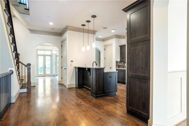 Photo - 58 Sheridan Dr NE