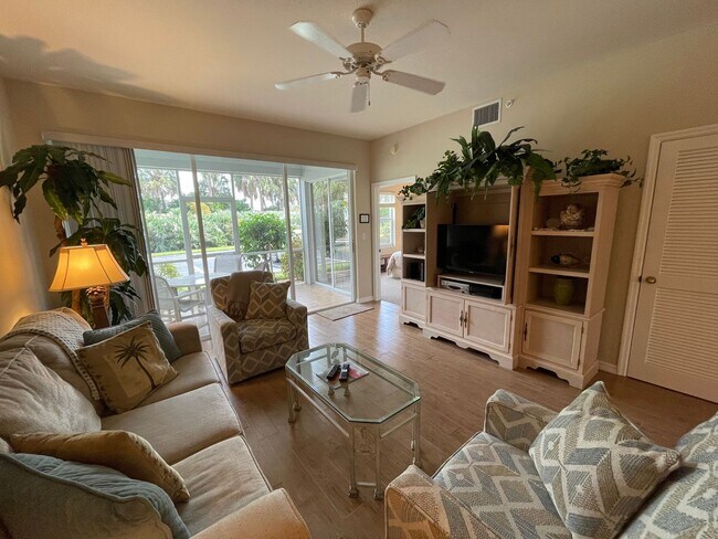 519 Roma Ct Unit Seasonal
