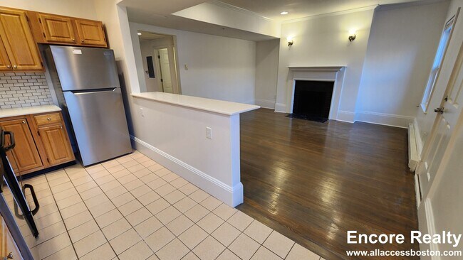 Photo - 1404 Beacon St Unit 3