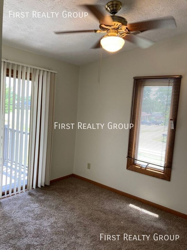 Photo - 1318 Lyons Rd