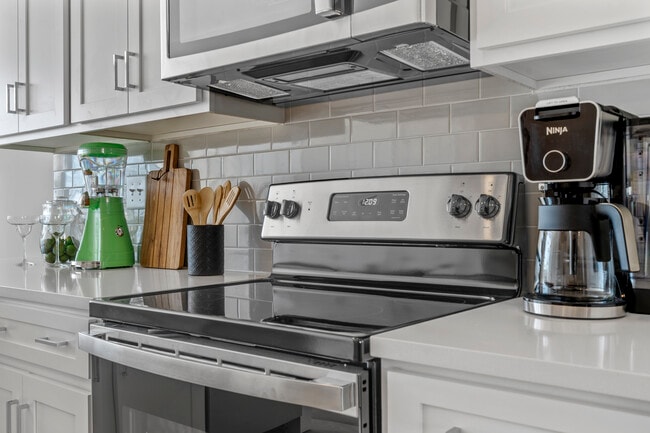 Enderly Towns - Townhomes for Rent in Charlotte, NC - Enderly Neighborhood