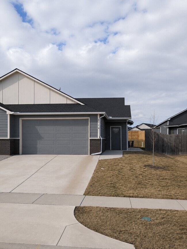 Photo - 5742 E Bristol Cir