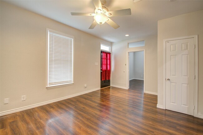 Photo - 2119 Kane St